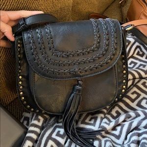BLACK LEATHER CROSSBODY WITH FRINGE
